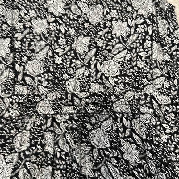 Aritzia Talula black and white floral sundress size M - Picture 2 of 4
